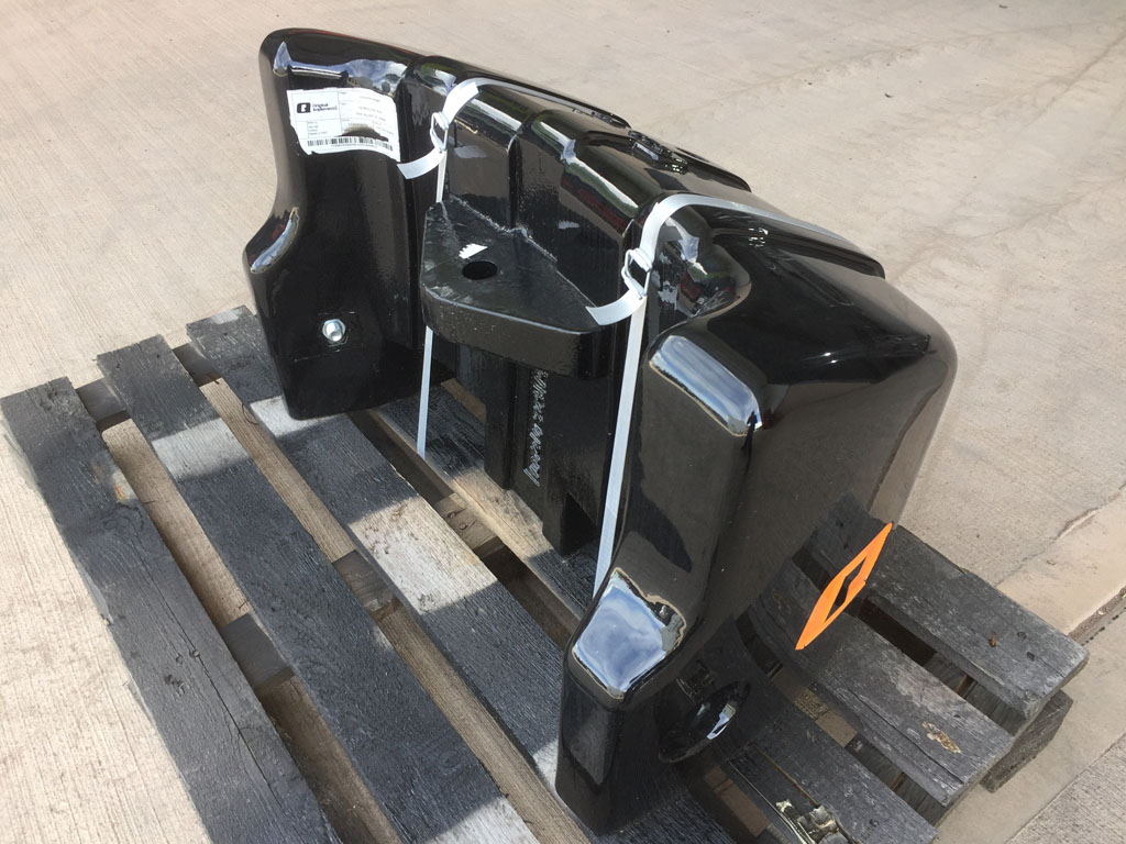 Quicke 600kg extension weight, compatible with 900kg weight block, finished in black