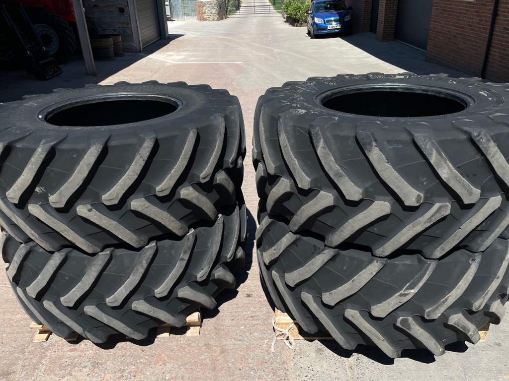 4x 600/70/30 M1000 High Power Trelleborg tyres, 35%
