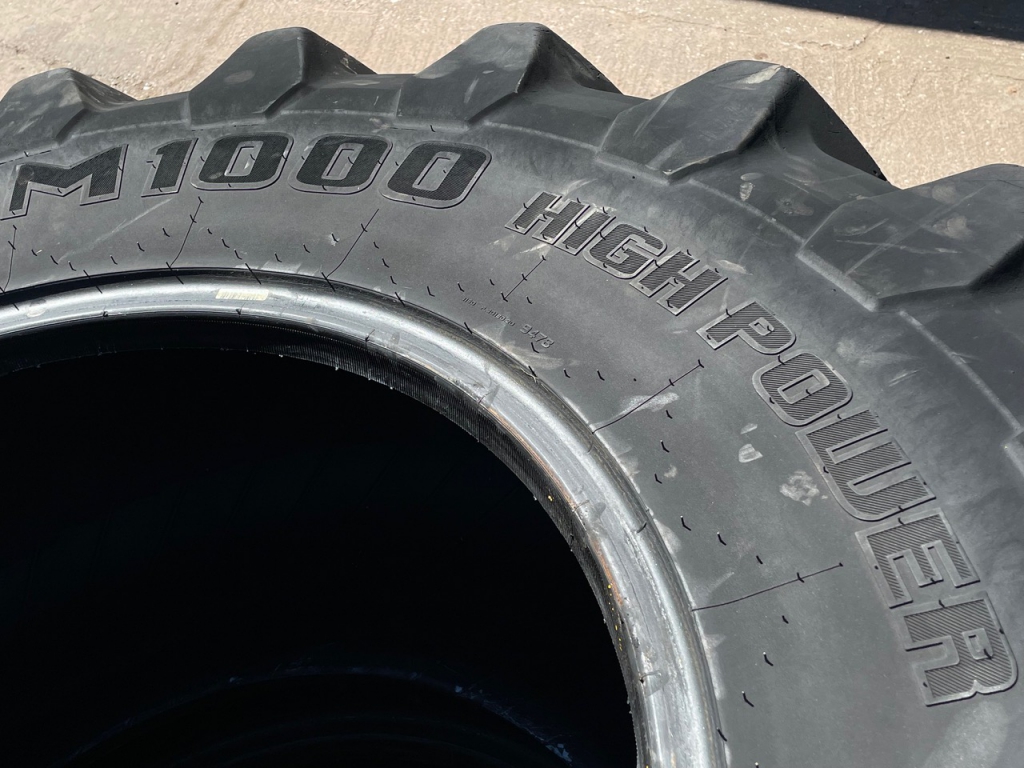 4x 600/70/30 M1000 High Power Trelleborg tyres, 35%