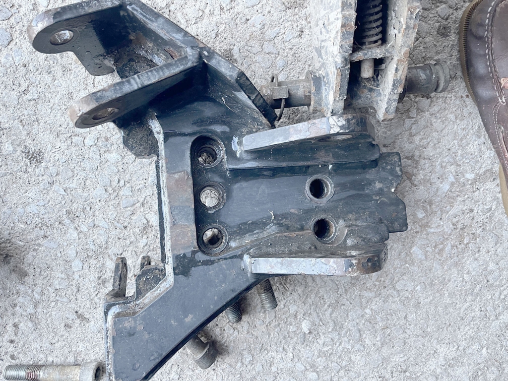 McConnel axle mount hedge trimmer brackets, to fit John Deere 20 series 6 cylinder tractors with cab suspension