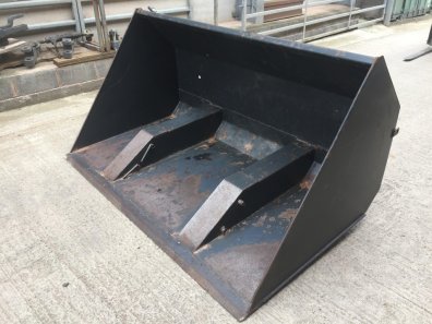 Quicke 200XH toe tip high reach bucket, used, 6ft 6" wide, 1.75 cube, Euro hooks, this bucket has done very little and is in good order