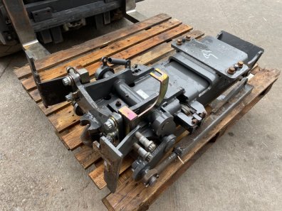 Dromone pickup hitch for Fendt 718/820, this hitch will also fit an MF 7490/7499