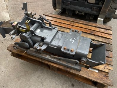 Dromone pickup hitch for Fendt 718/820, this hitch will also fit an MF 7490/7499