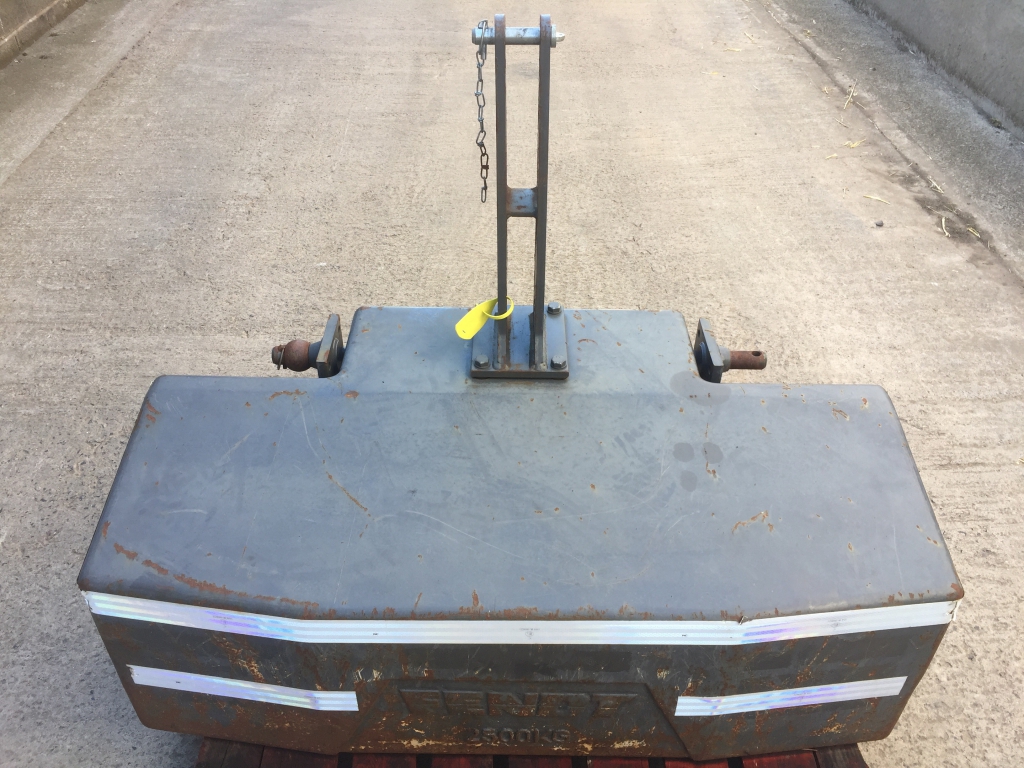 Fendt 2500kg weight
