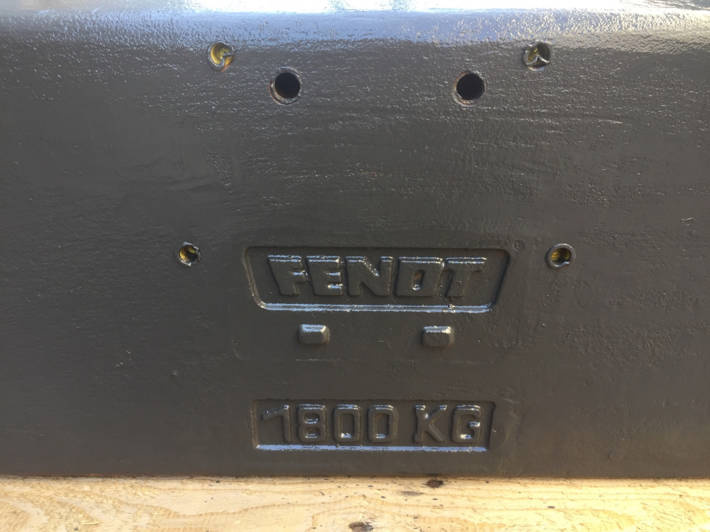 Fendt 1800kg weight block, 3 point linkage mounted