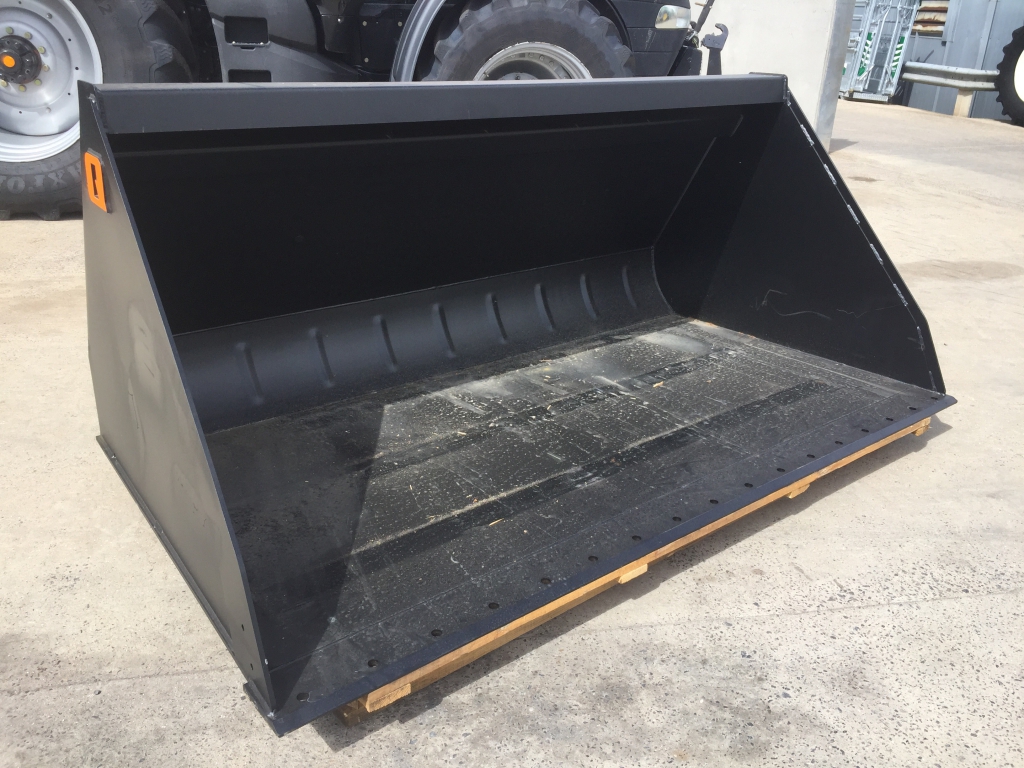 Quicke 260GXL+ Bucket, new, 8ft 6 wide, choice of bolt on hooks, optional bolt on hooks, 2.3 cube
