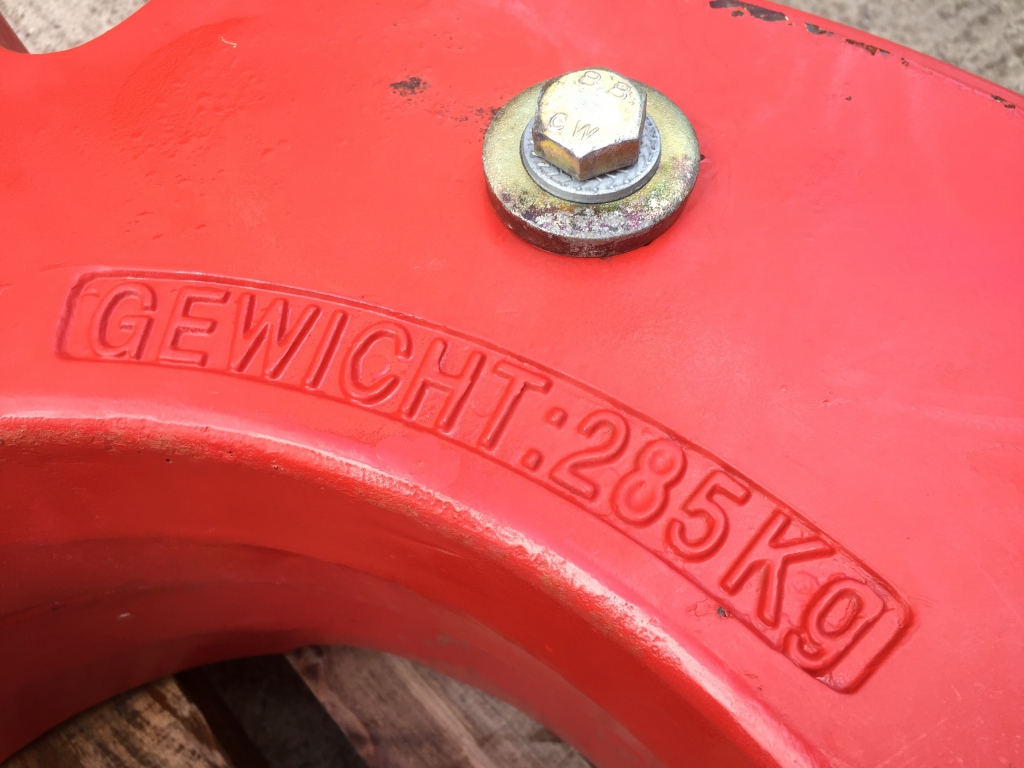 2x Fendt 285kg rear wheel weights