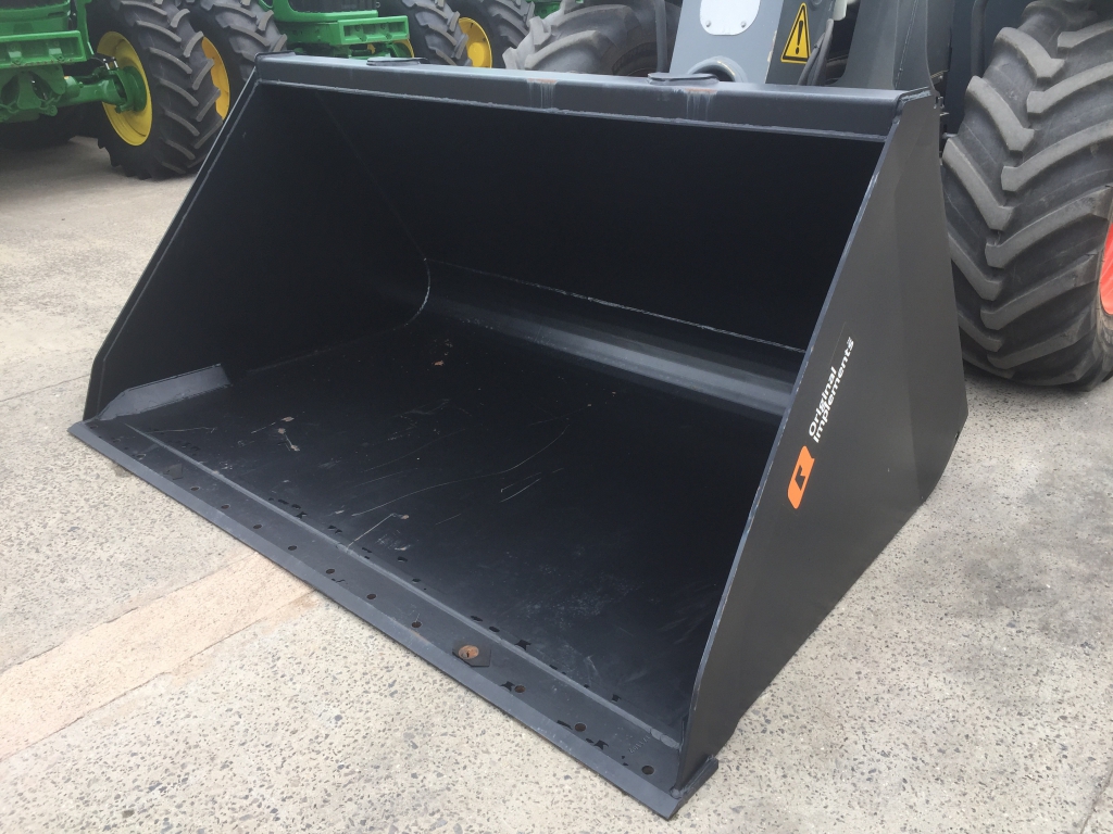 Quicke 2023HDX bucket, new, Claas scorpion/Kramer hooks, 7ft 6 wide, this bucket will hold approx. 1450kg of wheat