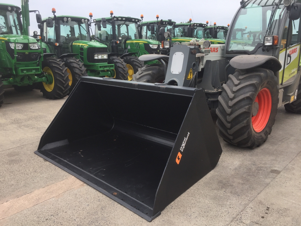 Quicke 2023HDX bucket, new, Claas scorpion/Kramer hooks, 7ft 6 wide, this bucket will hold approx. 1450kg of wheat