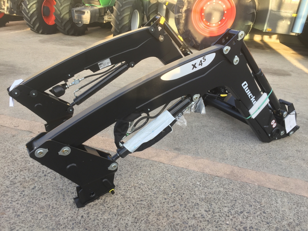 new Quicke X4s loader boom, Euro carriage, soft ride suspension, third service, self levelling, this boom would suit 60hp - 100hp 4 cylinder tractor