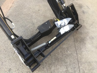 new Quicke X4s loader boom, Euro carriage, soft ride suspension, third service, self levelling, this boom would suit 60hp - 100hp 4 cylinder tractor