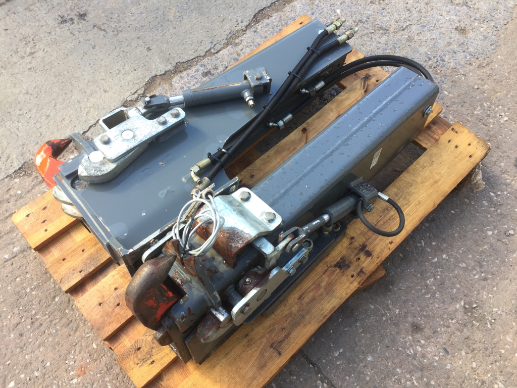 Claas pick up hitches, little use