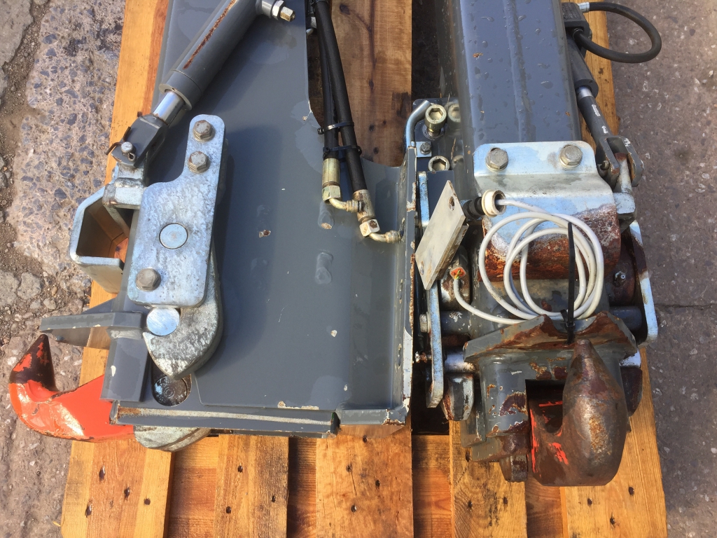 Claas pick up hitches, little use