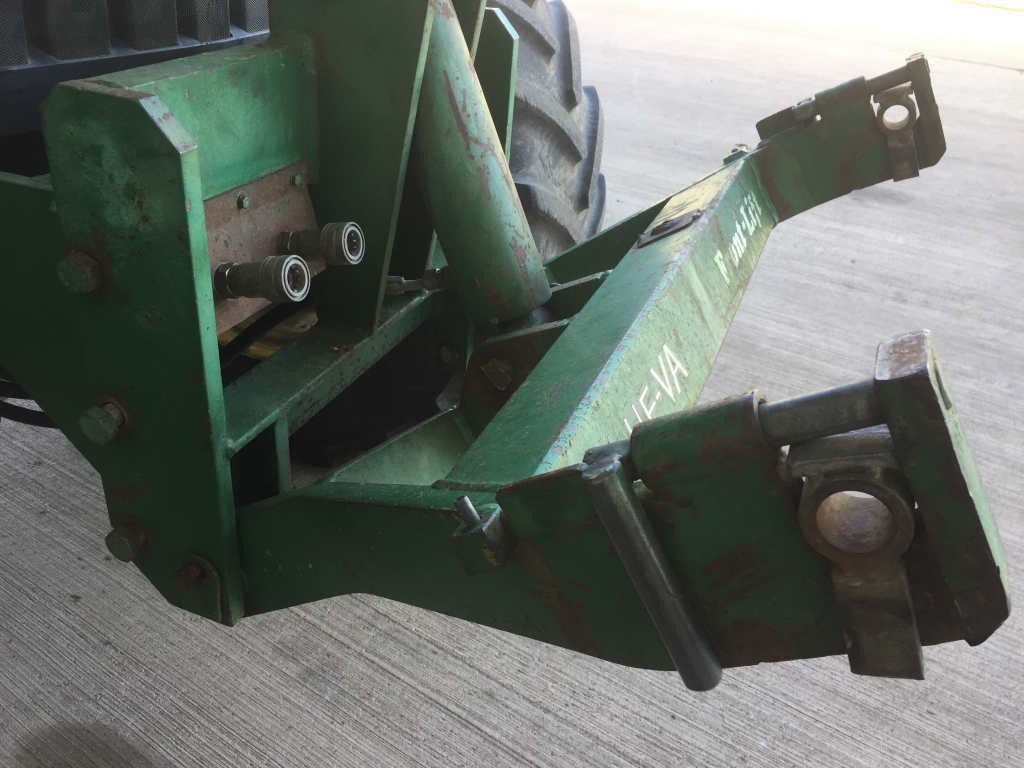 He-va front linkage, removed from 6000 series John Deere tractor