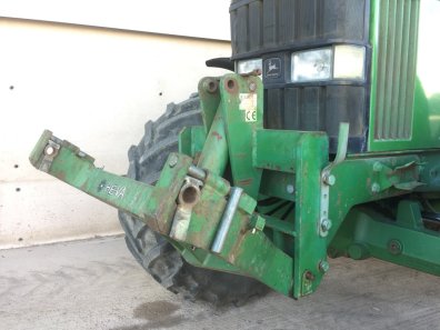 He-va front linkage, removed from 6000 series John Deere tractor