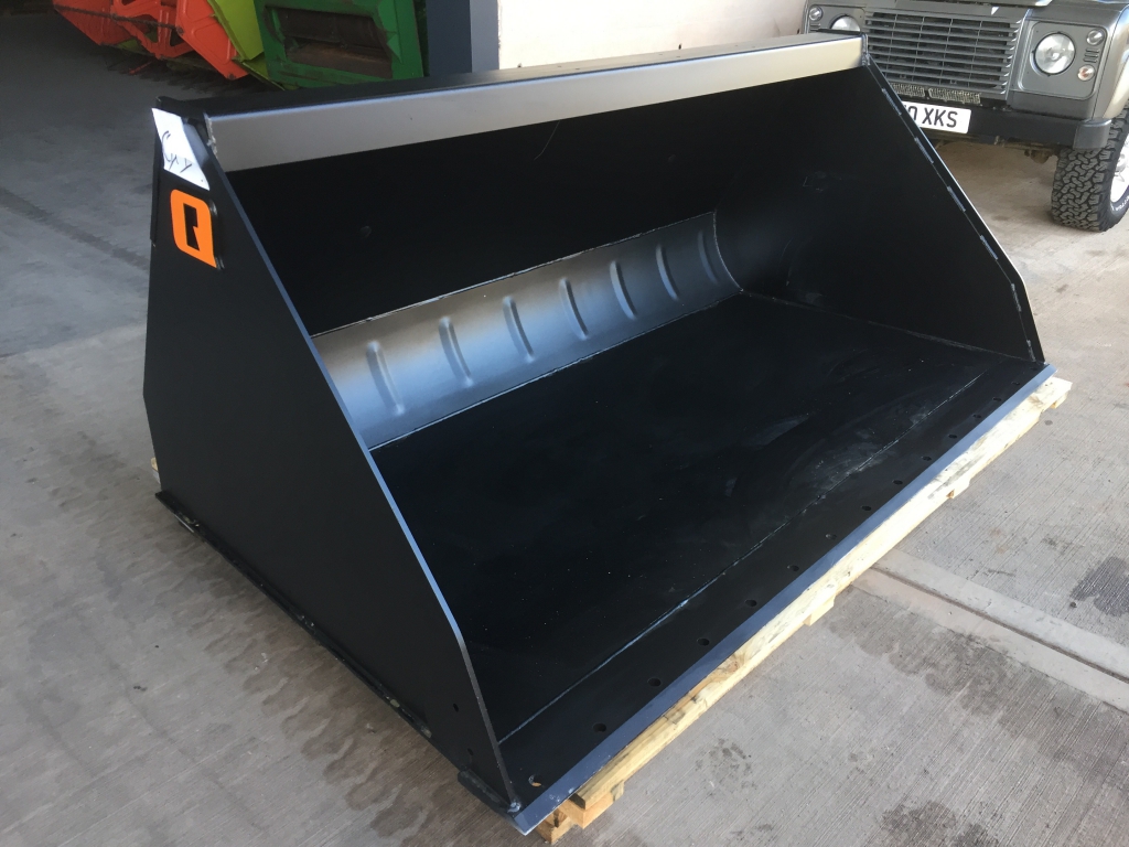 Quicke 240GL bucket, new, 7ft 6 wide, Euro hooks, optional bolt on cutting edge, 1.7 cube