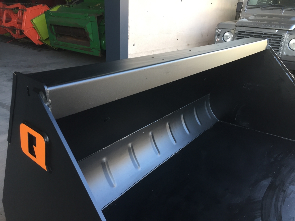 Quicke 240GL bucket, new, 7ft 6 wide, Euro hooks, optional bolt on cutting edge, 1.7 cube