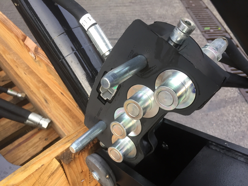 Quicke X4s loader, complete with brackets and valve to fit Massey Ferguson 5711s tractor, ex Demo - this loader has done approx 20 hours work and is as new, 1590kg lift capacity, Euro carriage, soft ride, third service, multi coupling, QCS QE command joystick, float and bucket shake function