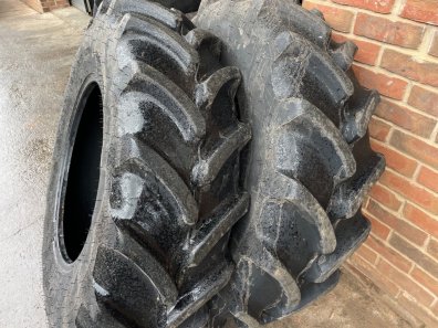2x 16.9/34 + 2x 13.6/24 Firestone tyres, 95%