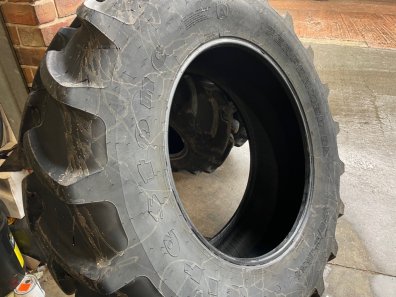 2x 16.9/34 + 2x 13.6/24 Firestone tyres, 95%