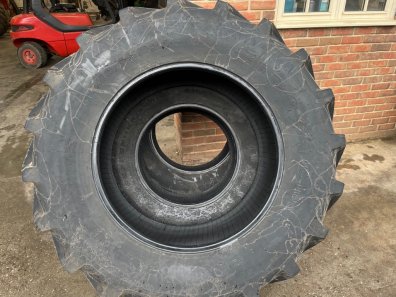 2x 16.9/34 + 2x 13.6/24 Firestone tyres, 95%