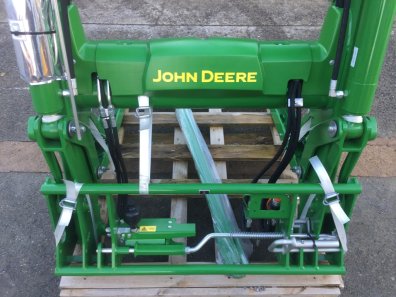 John Deere 623R loader boom, new, Euro carriage, Soft ride suspension, hydraulic locking pins, third service, boom lights, multi coupling, this loader will fit 4 cylinder tractors