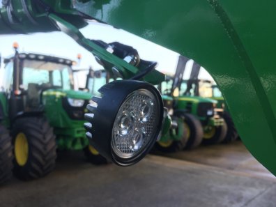 John Deere 623R loader boom, new, Euro carriage, Soft ride suspension, hydraulic locking pins, third service, boom lights, multi coupling, this loader will fit 4 cylinder tractors