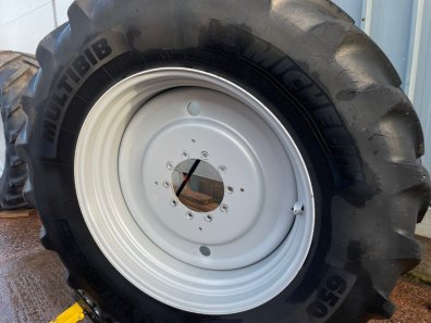 2x 650/65/42 + 2x 540/65/30 Michelin tyres fitted to Massey Ferguson wheels