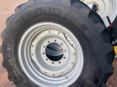 2x 650/65/42 + 2x 540/65/30 Michelin tyres fitted to Massey Ferguson wheels
