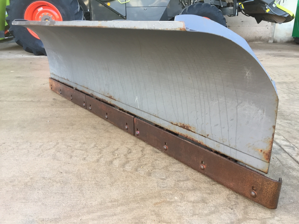 HOLMS snow plough, 9ft wide, hydraulic offset, Trima hooks