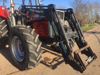 Trima 1490 Professional loader, Trima carriage, joystick control, complete with brackets and valve to fit Massey Ferguson 390 tractor