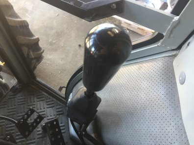 Trima 1490 Professional loader, Trima carriage, joystick control, complete with brackets and valve to fit Massey Ferguson 390 tractor