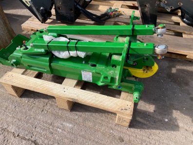 John Deere 6120M pickup hitch, new, it will also fit a JD 6400, 6410, 6420 and 6430 tractors