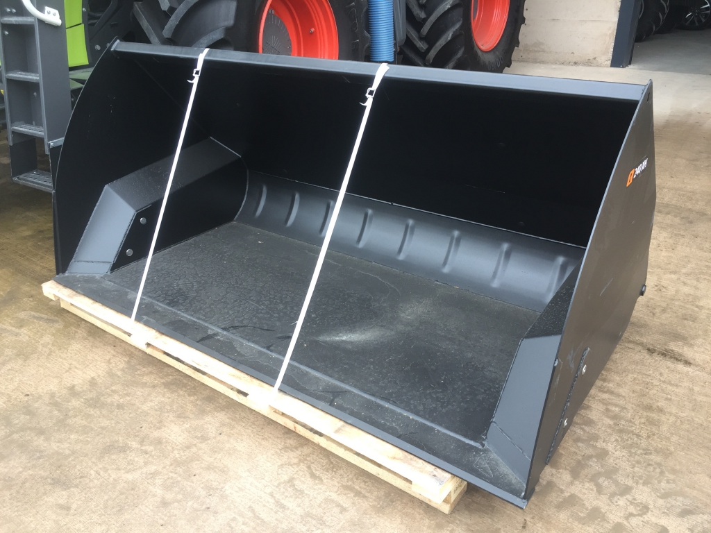 Quicke 240XH toe tip bucket, new, 7ft 6 wide, 2.1 cube
