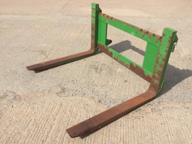 John Deere pallet tines, used, Euro 8 hooks