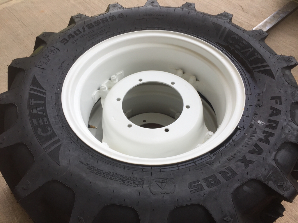 Ceat Farmax 420/85/34 + 340/85/24 tyres 99%, fitted to Ford /Case/New Holland rims
