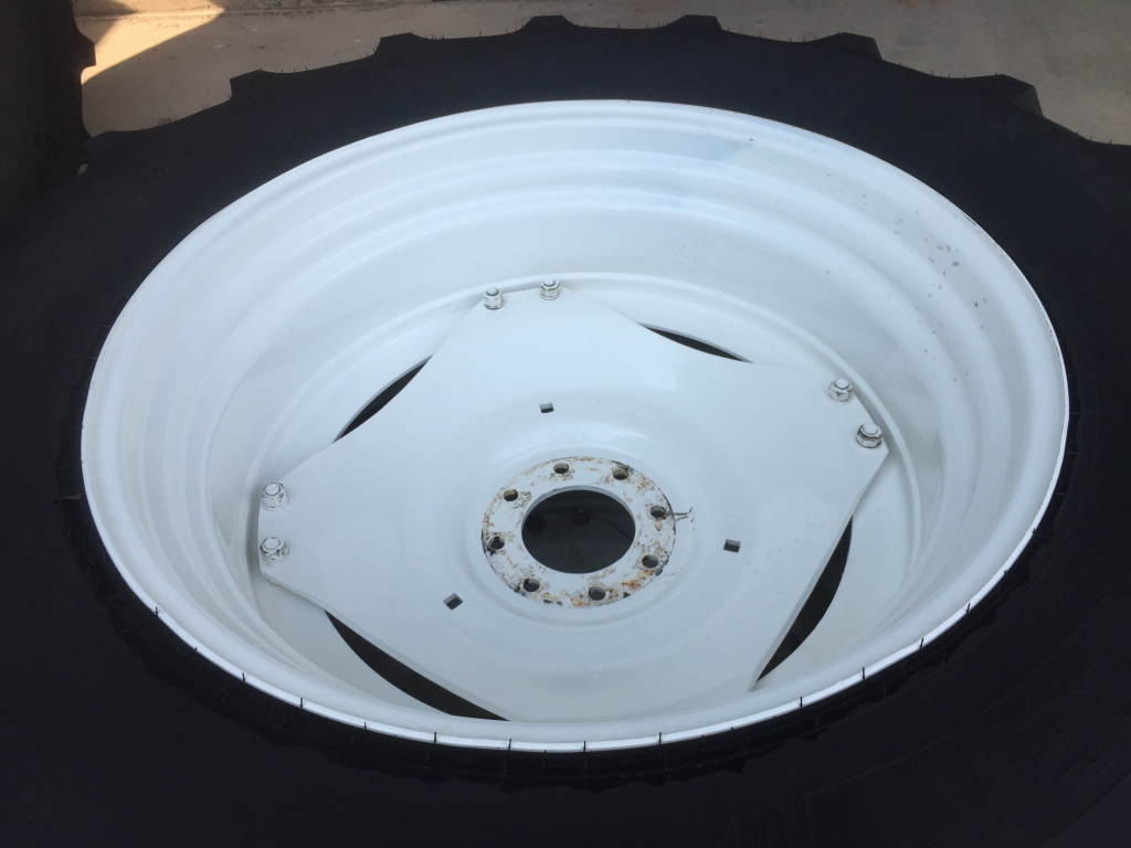 Ceat Farmax 420/85/34 + 340/85/24 tyres 99%, fitted to Ford /Case/New Holland rims