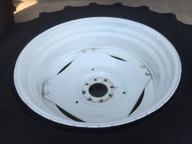 Ceat Farmax 420/85/34 + 340/85/24 tyres 99%, fitted to Ford /Case/New Holland rims