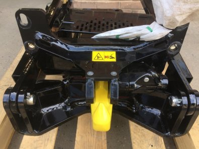 John Deere 6R250/6250R push out pick up hitch, removed from new black tractor
