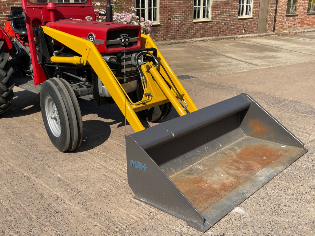 loader to fit Massey Ferguson 135, brackets and valve, hydraulic tip, bucket