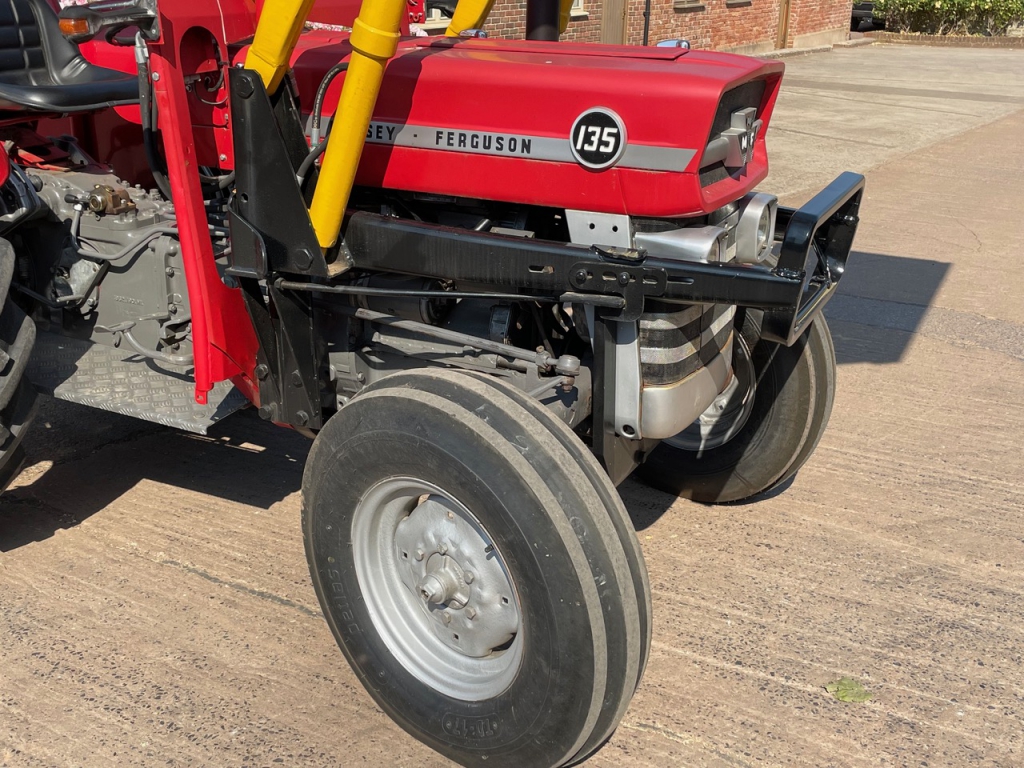 loader to fit Massey Ferguson 135, brackets and valve, hydraulic tip, bucket