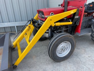 loader to fit Massey Ferguson 135, brackets and valve, hydraulic tip, bucket
