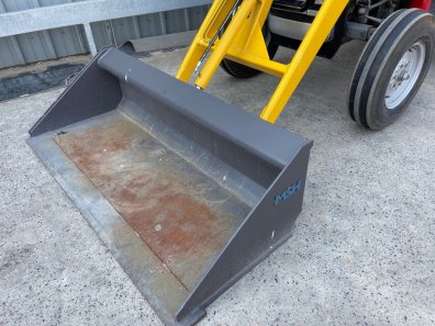 loader to fit Massey Ferguson 135, brackets and valve, hydraulic tip, bucket