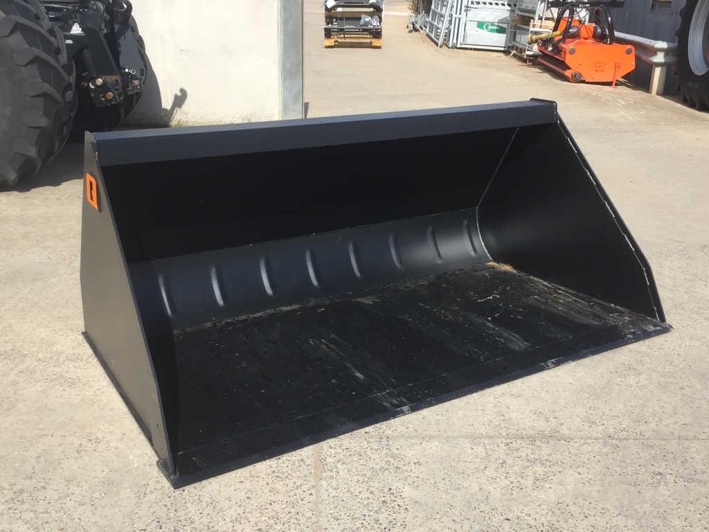 Quicke 240GL+ bucket, NEW, 7ft 6 wide, choice of bolt on hooks, 1.5 cube
