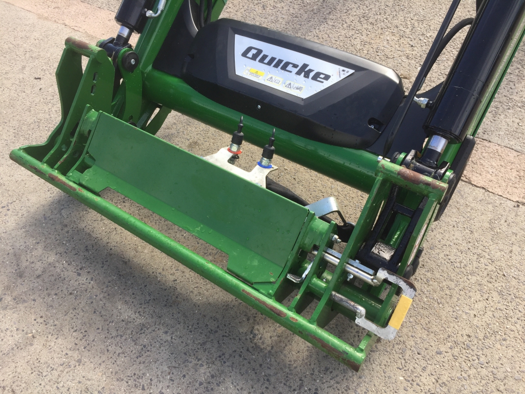 Quicke Q4m loader boom, Euro carriage, soft ride suspension, third service, this boom is similar to the Quicke Q46