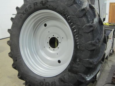 2x 650/65/42 + 2x 540/65/30 Massey Ferguson wheels and Trelleborg tyres 95%, 2011