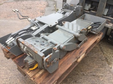 Bill Bennet hydraulic push out hitch removed from Fendt 820, good order