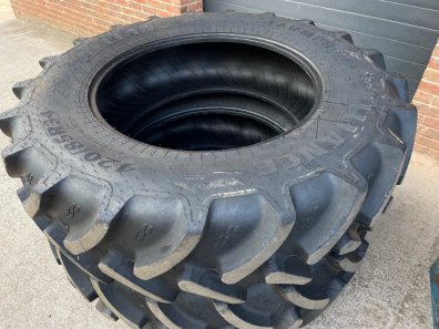 2x 16.9/34 +14.9/24 Alliance tyres, 95%