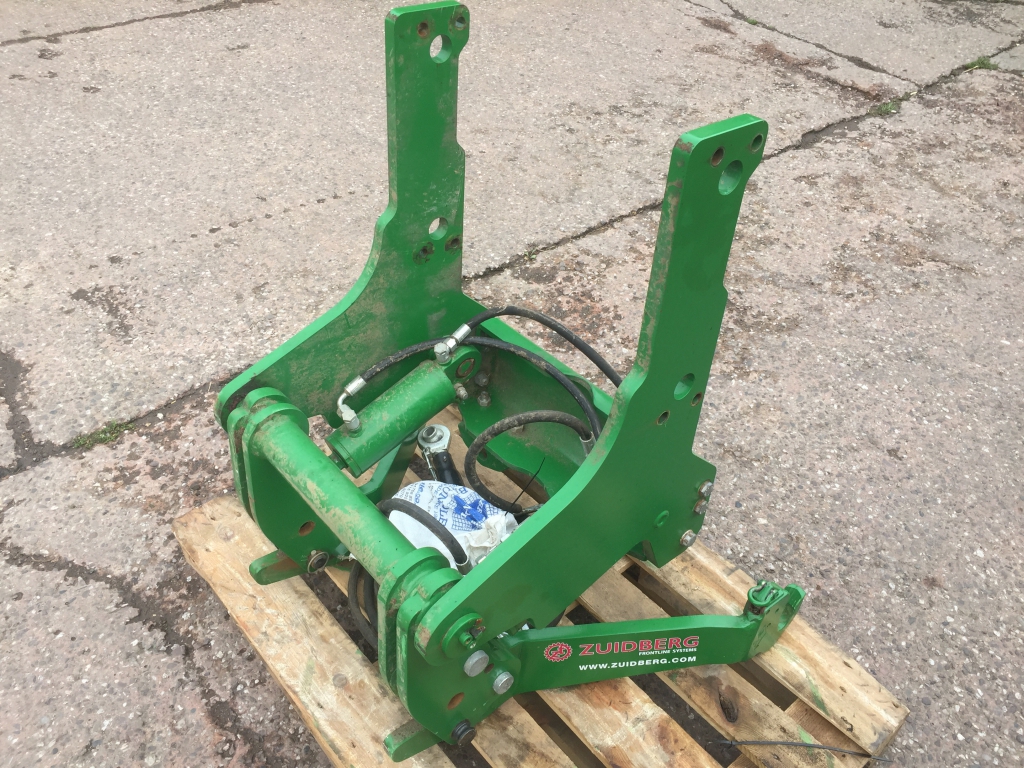 Zuidberg front linkage to fit 6000/6010 4 cylinder John Deere tractors, 2013, 3.2 ton, as new, removed from very low hour tractor