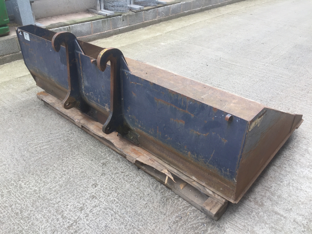 Drivex 7ft 6 Hi Vis bucket, 2002, JCB tool carrier hooks, little use